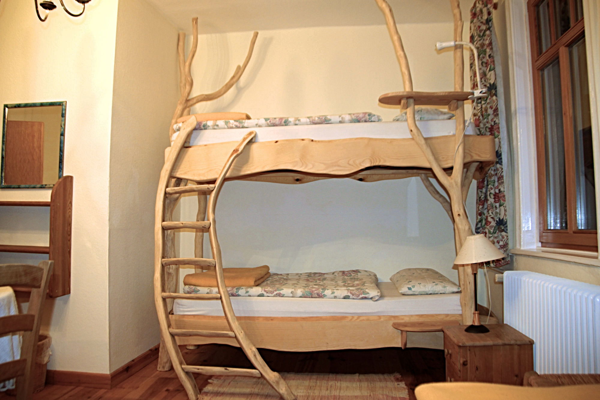 zimmer_hochbett_2000